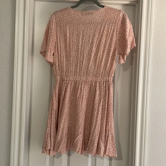 Pink floral mini dress. - Picture 4 of 5